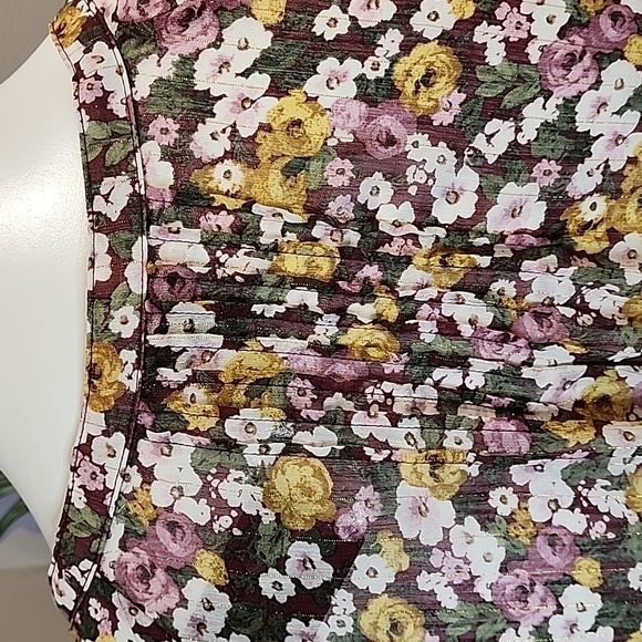 Torrid - Crinkle Chiffon Smocked Blouson Sleeve Blouse in Floral​​​​​​ - Picture 6 of 14